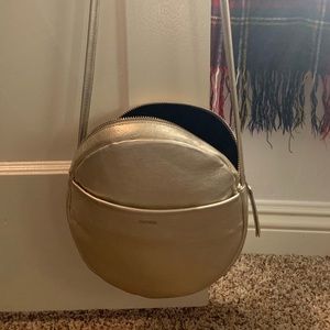 Baggu Circle Crossbody Bag in Platinum